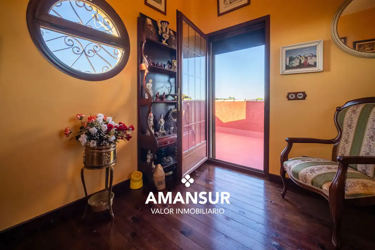 Chalet con piscina en venta en Avenida del Almendro, imagen 87