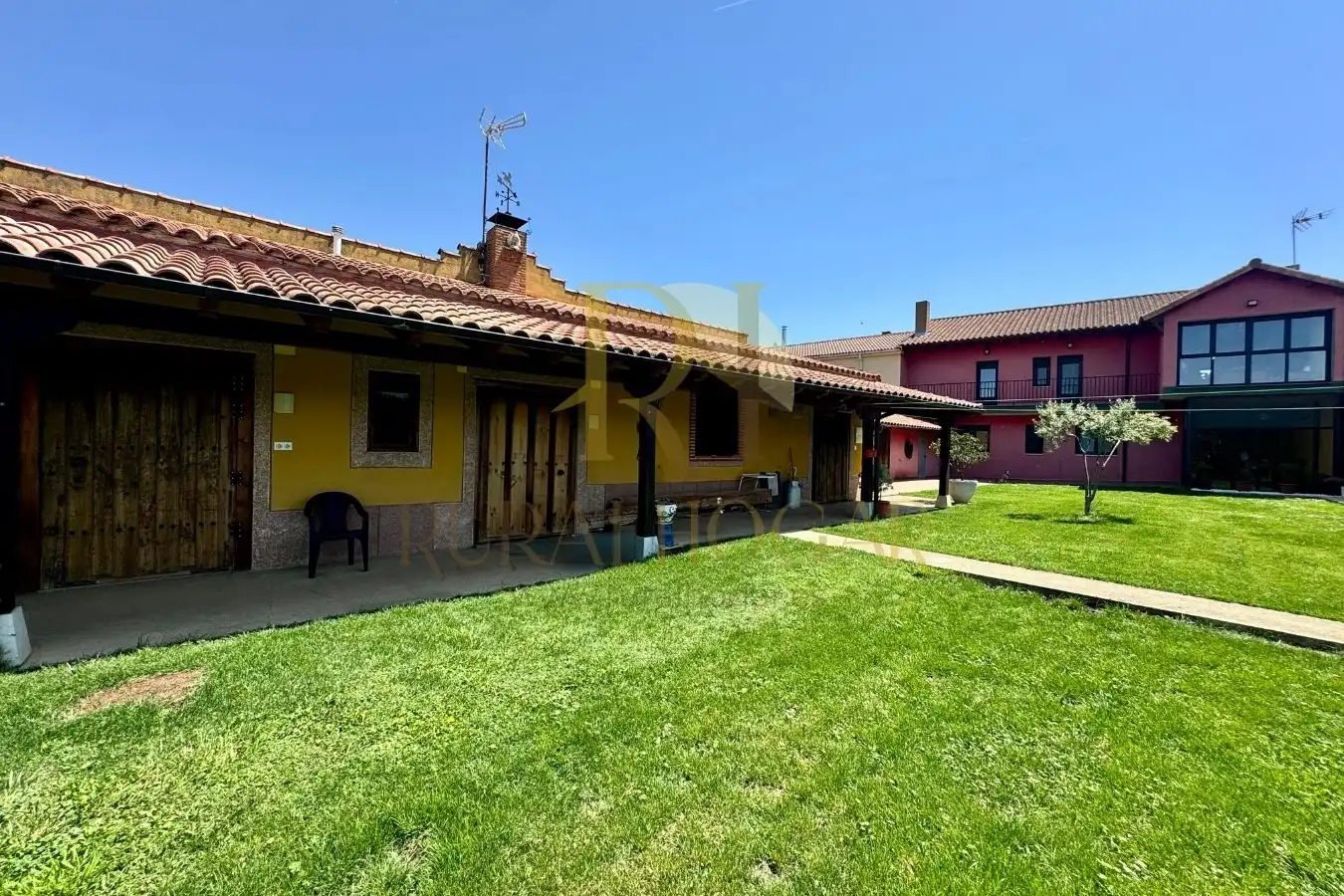 Vista exterior de Casa o chalet en venta en Valdepolo con Calefacción, Jardín privado y Terraza