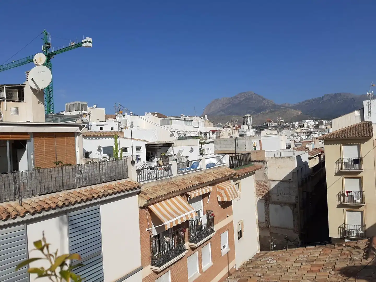 Vista exterior de Casa adosada en venda en Benidorm amb Aire condicionat, Calefacció i Moblat