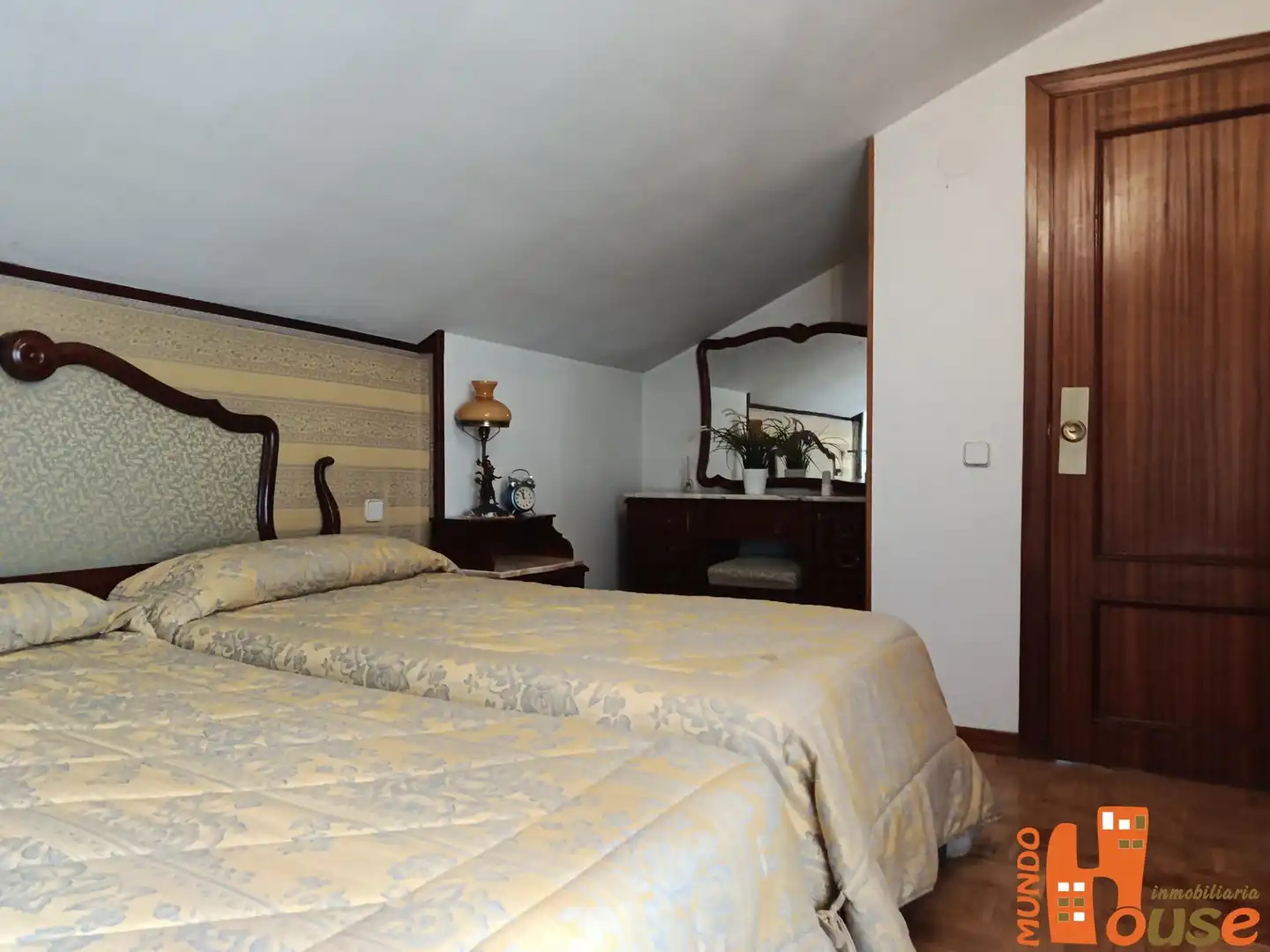 Bedroom of Flat for sale in Segovia  with Furnished
