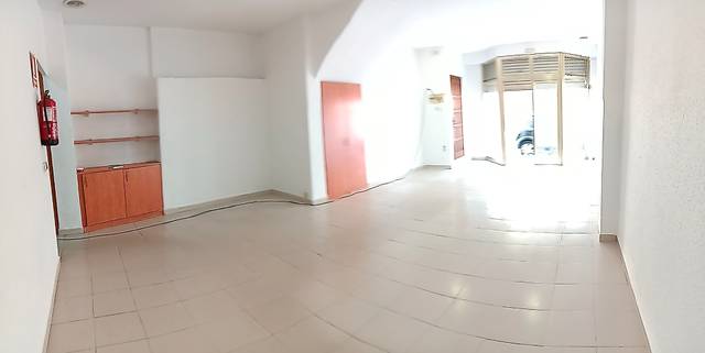Local comercial en Alquiler en Avinguda de la Llibertat en Sant Joan - Vilarromà