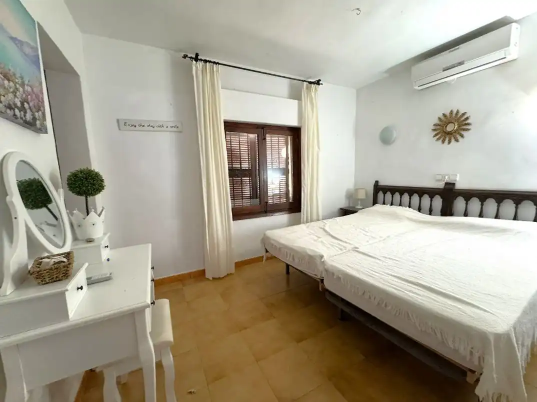 Schlafzimmer von Haus oder Chalet zum Verkauf in Calpe / Calp mit Klimaanlage, Heizung und Privatgarten