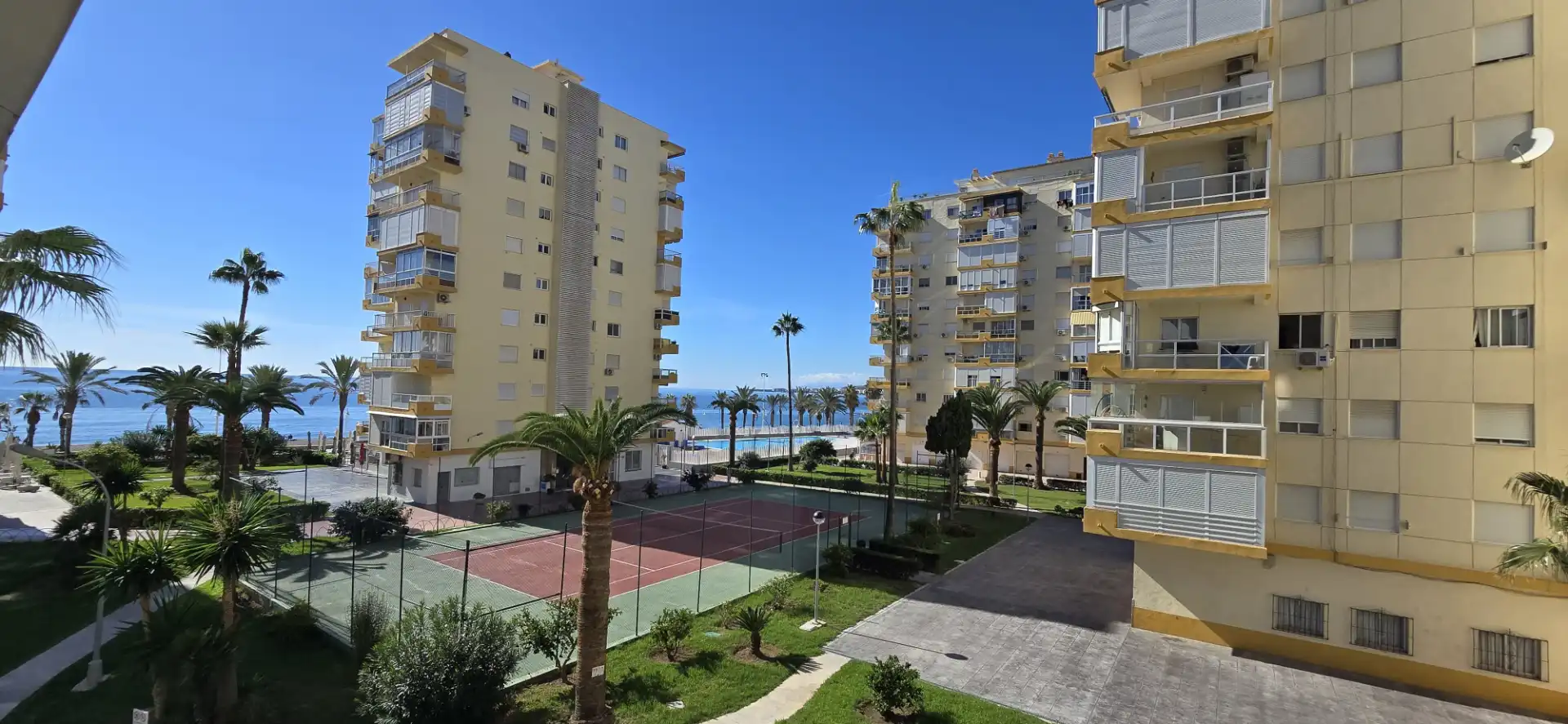 Außenansicht von Wohnung zur Miete in Algarrobo mit Klimaanlage, Heizung und Terrasse