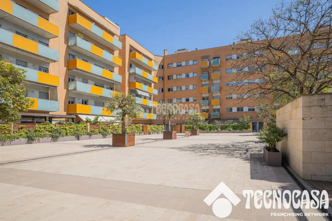 Außenansicht von Wohnung zum Verkauf in Barcelona mit Klimaanlage, Abstellraum und Balkon