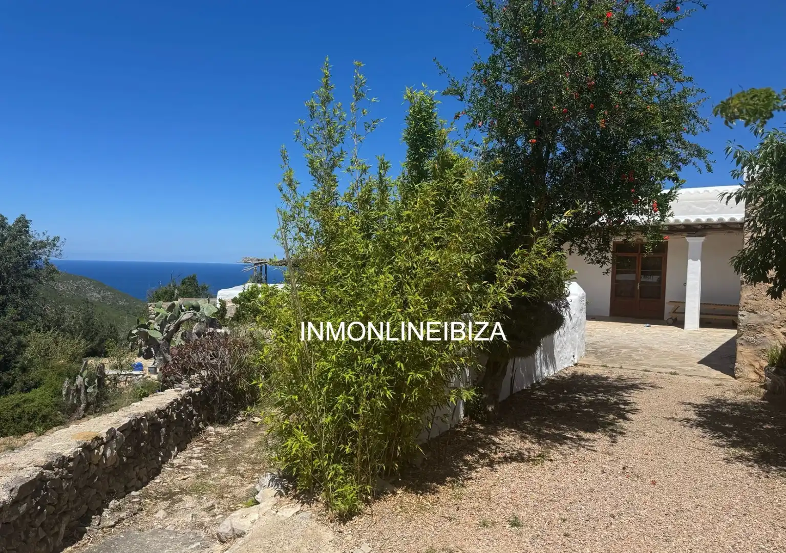 Haus oder Chalet zur Miete in Sant Joan de Labritja mit Privatgarten, Terrasse und Schwimmbad