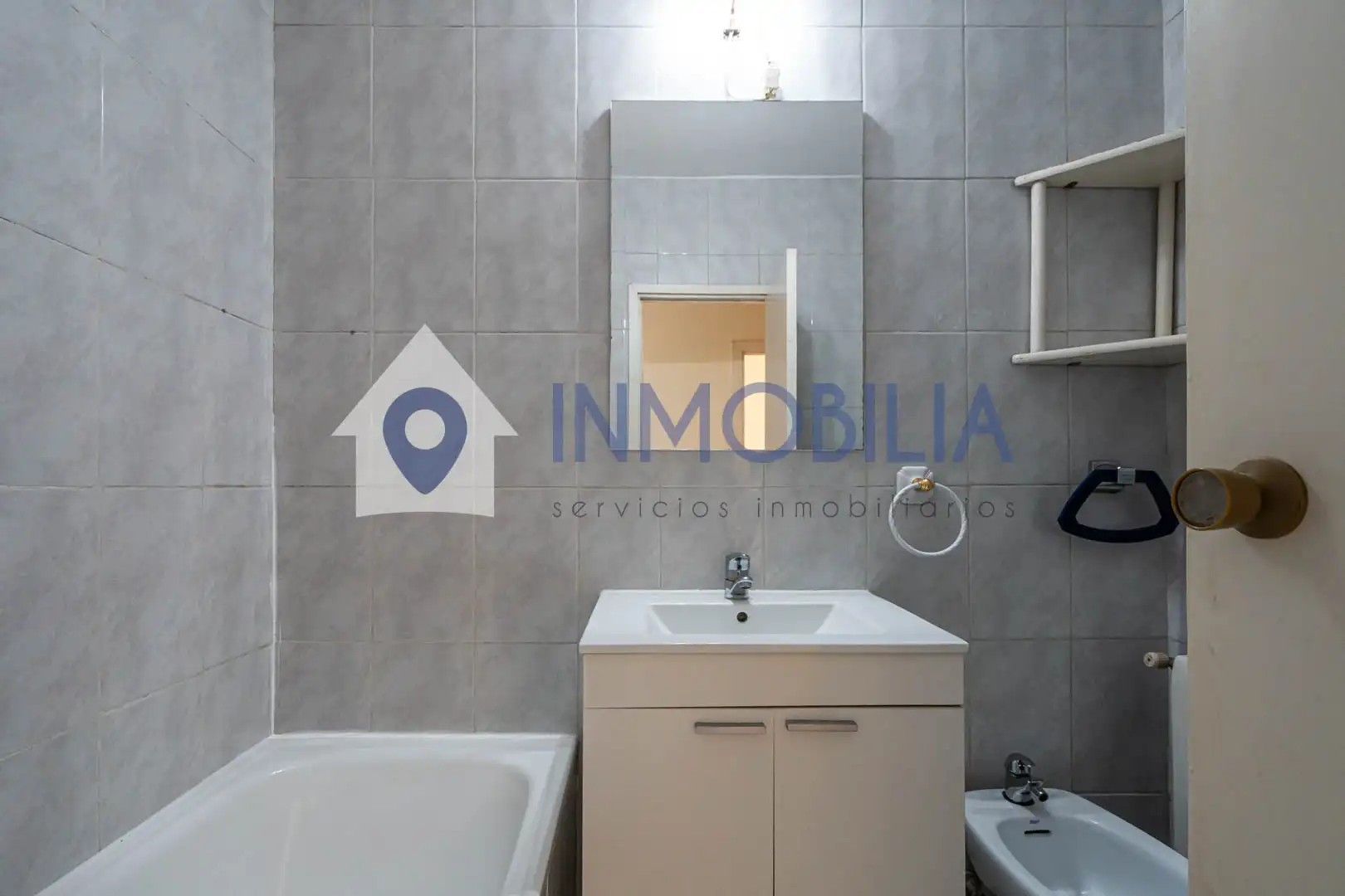 Bathroom of Flat for sale in Madrid  with Heating