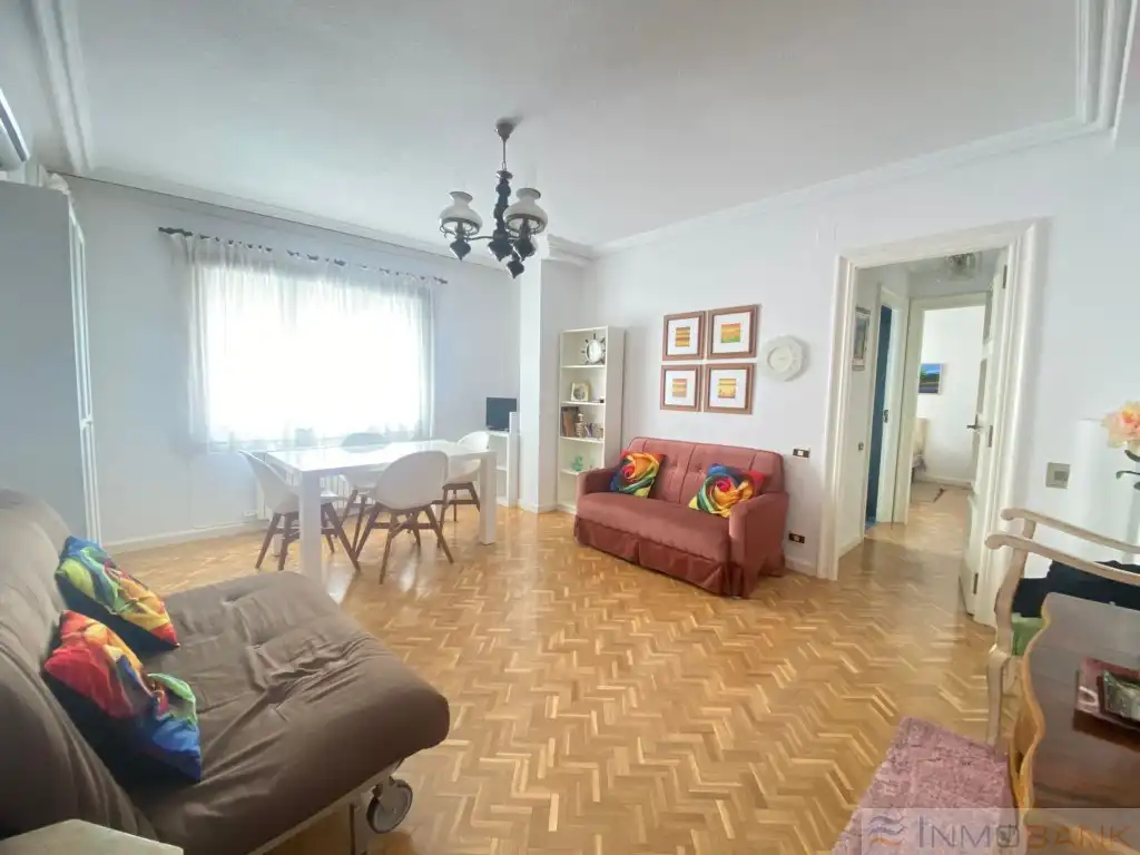 Sala d'estar de Pis en venda en Salamanca amb Aire condicionat i Moblat