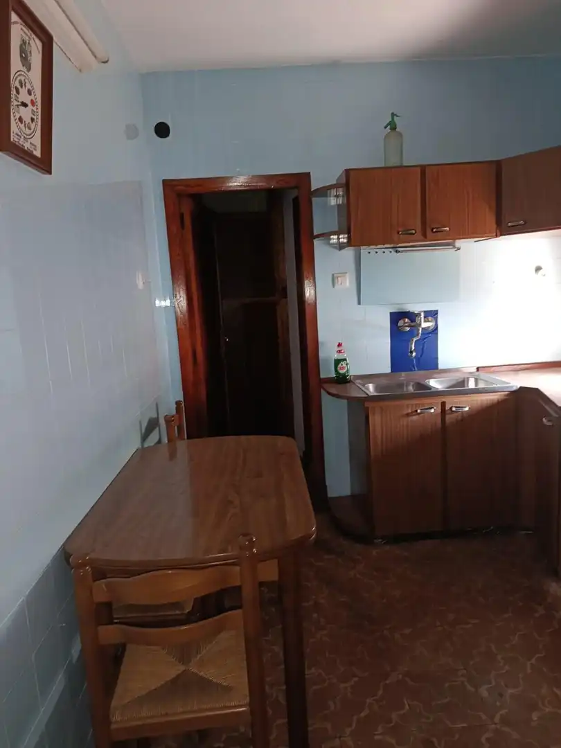 Cuina de Pis en venda en Oviedo  amb Terrassa i Moblat