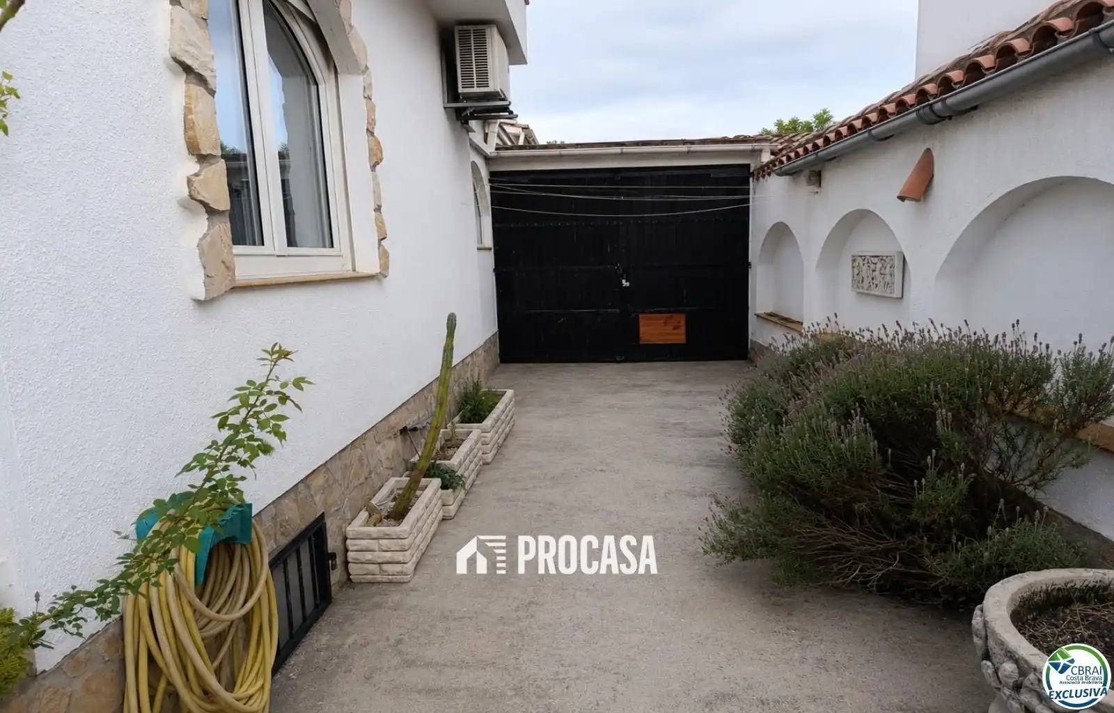 Vista exterior de Casa o xalet en venda en Empuriabrava amb Aire condicionat, Calefacció i Traster