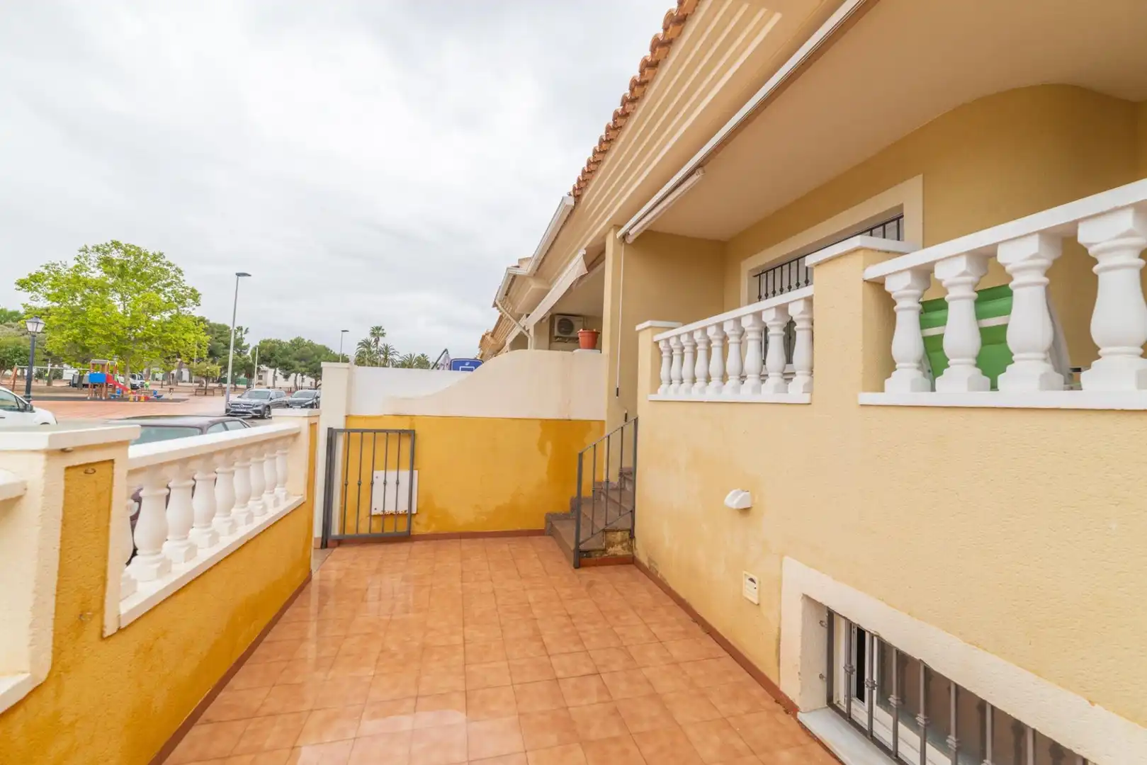 Vista exterior de Casa adosada en venta en San Pedro del Pinatar con Aire acondicionado, Terraza y Trastero