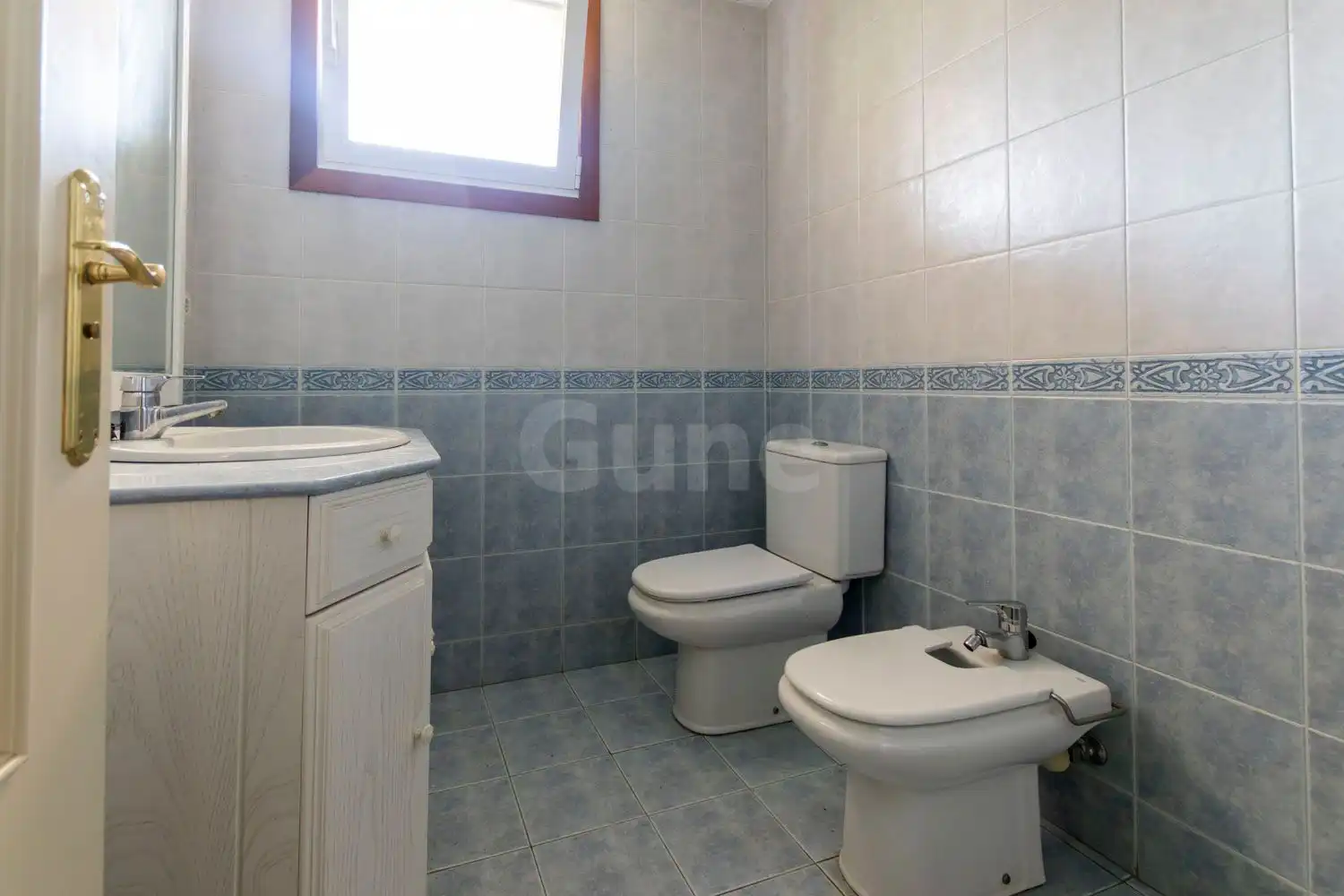Baño de Piso en venta en Urretxu con Calefacción, Jardín privado y Terraza