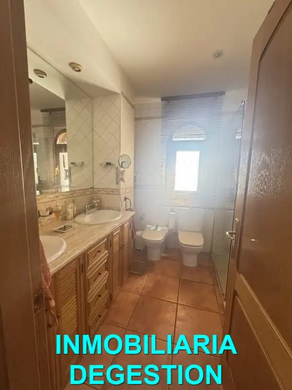 Casa adosada en venta en Linarejos