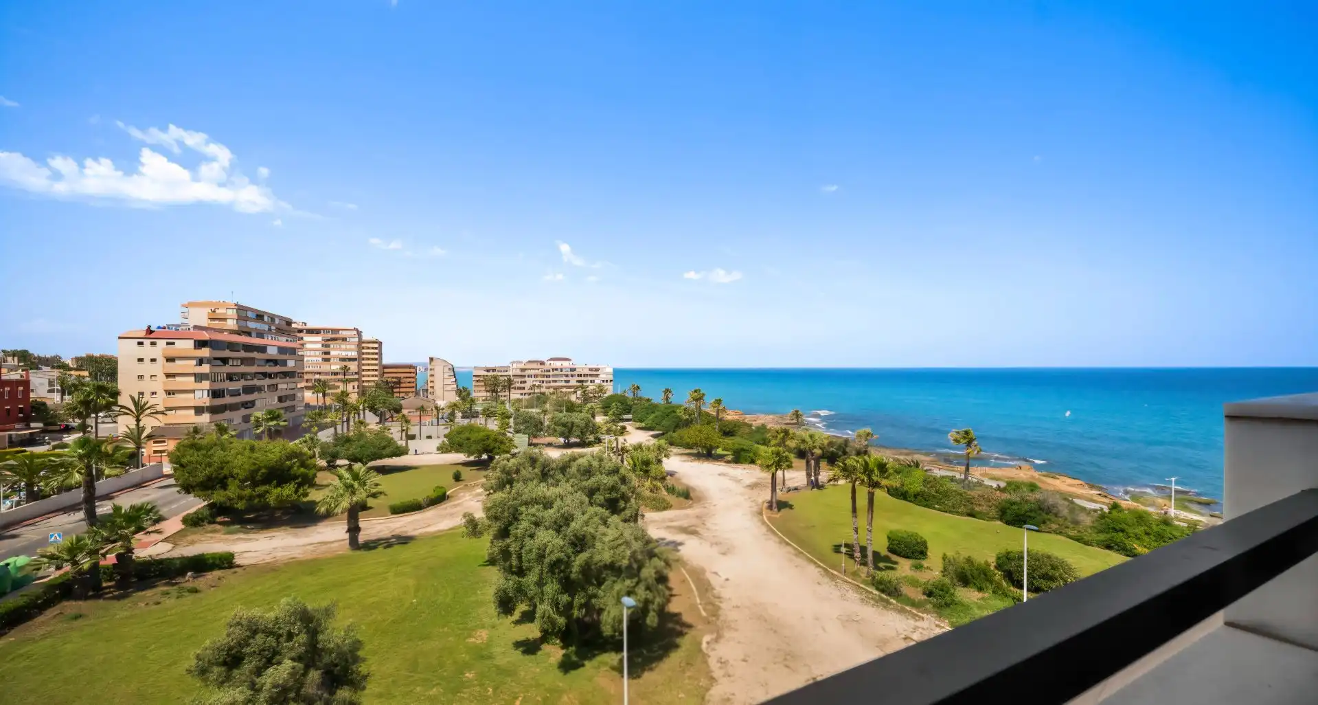 Vista exterior de Apartamento en venta en Torrevieja con Trastero y Amueblado