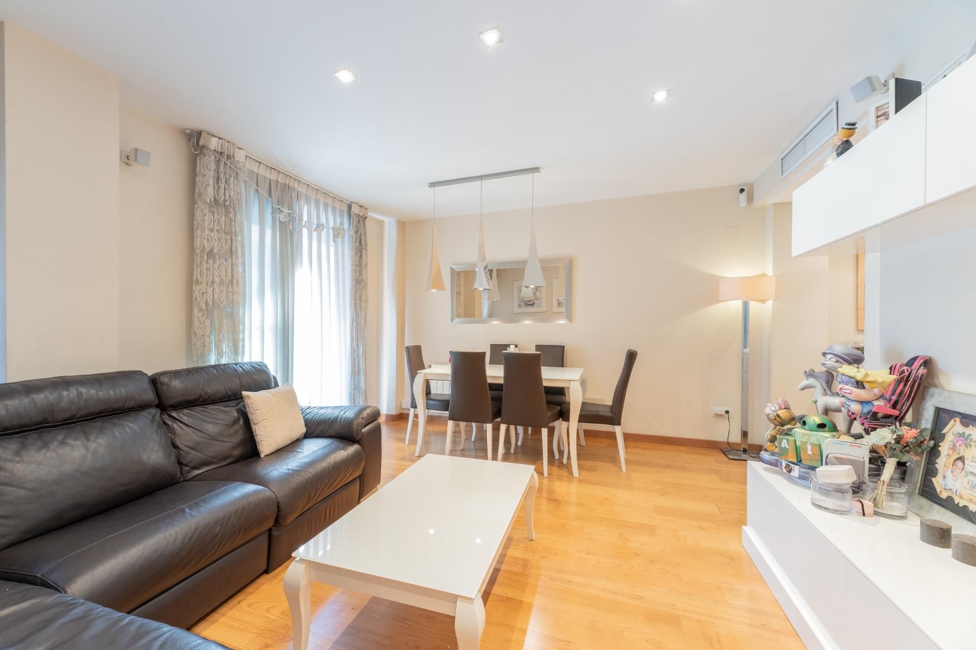 Living room of Apartment for sale in Mislata  with Air Conditioner, Heating and Balcony