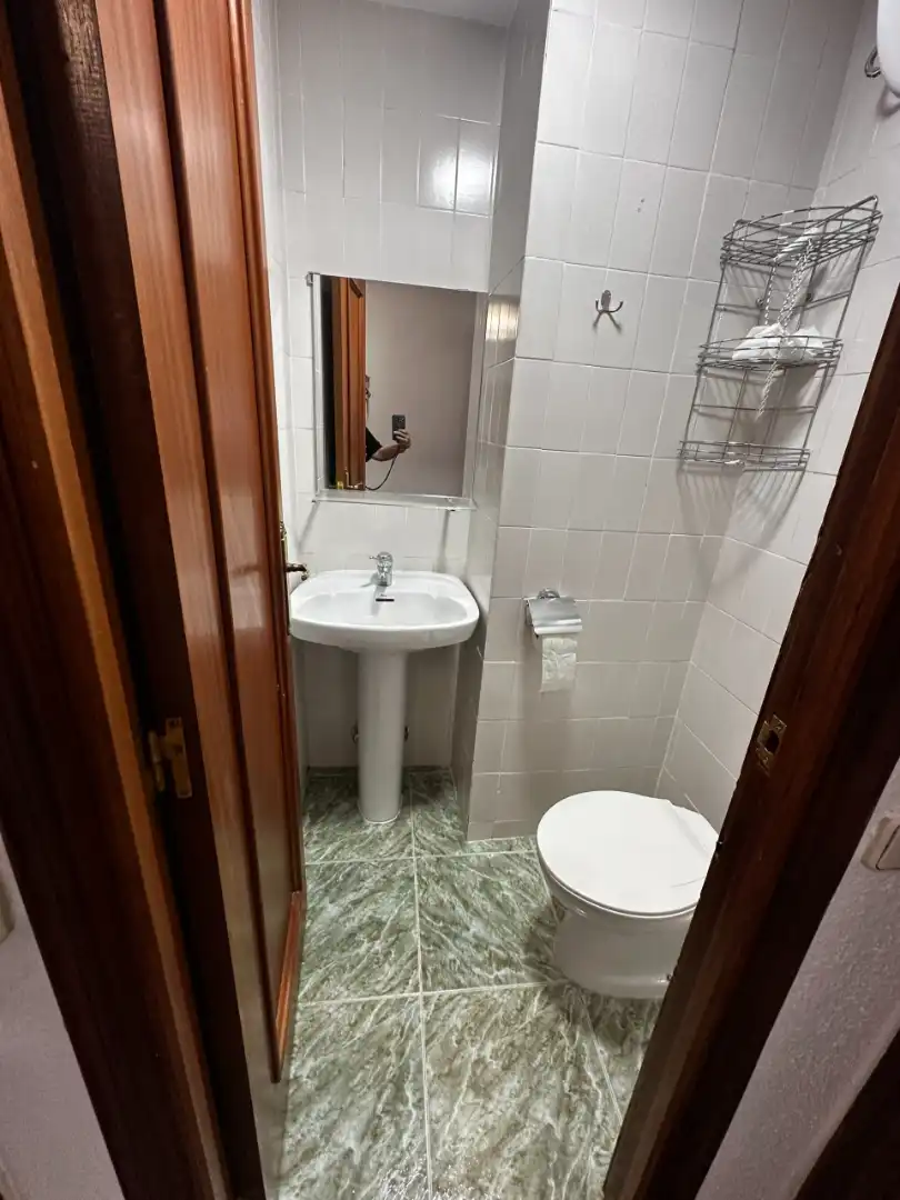 Bathroom of Flat for rent in Cuenca  with Heating, Terrace and Furnished