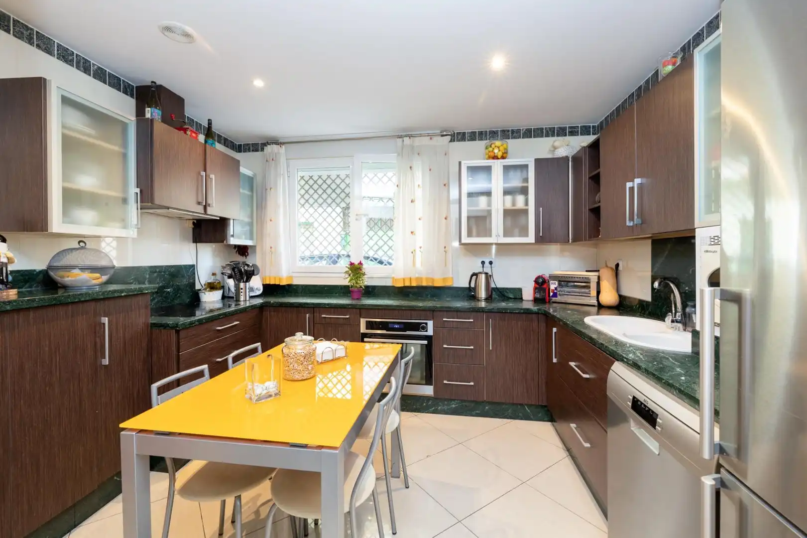 Kitchen of Detached homes for sale in Loja  with Air Conditioner, Heating and Parquet flooring