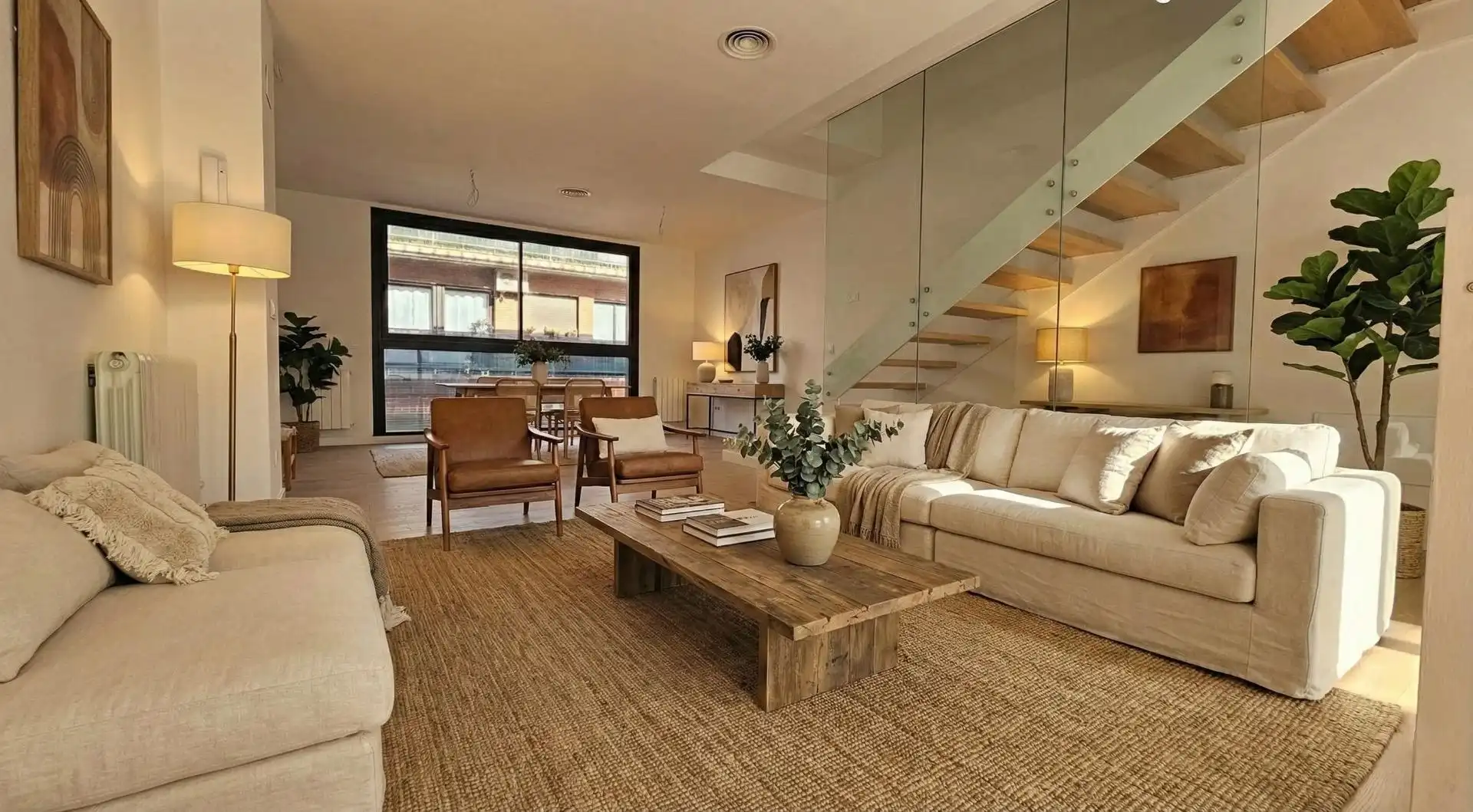 Sala de estar de Casa adosada en venta en Hostalric con Aire acondicionado, Calefacción y Jardín privado
