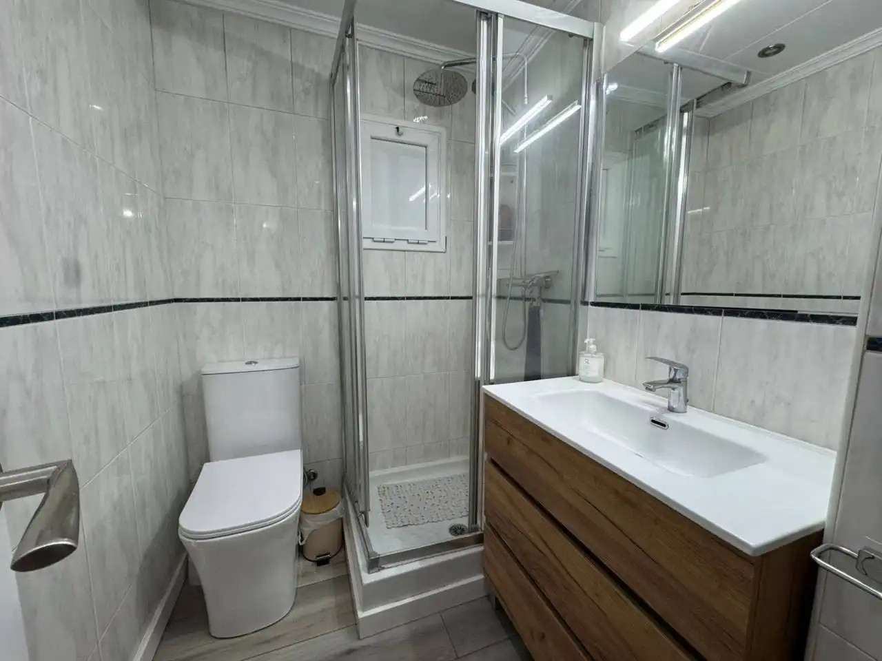 Badezimmer von Wohnung zum Verkauf in Granollers mit Klimaanlage, Heizung und Parkett