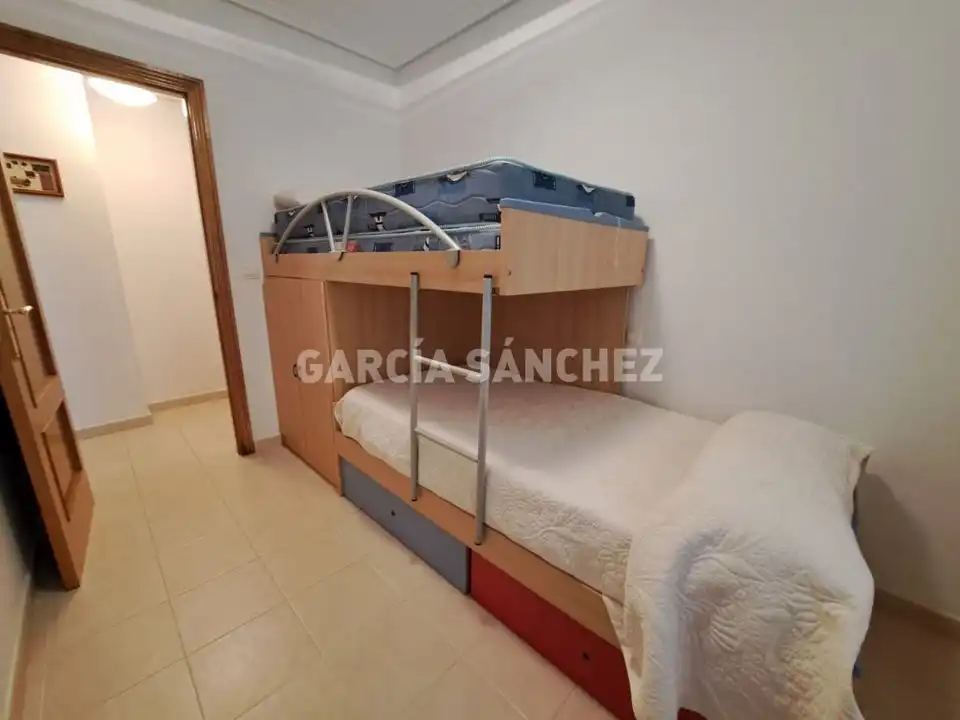 Habitación de Apartamento en venta en Boiro con Amueblado, Horno y Lavadora