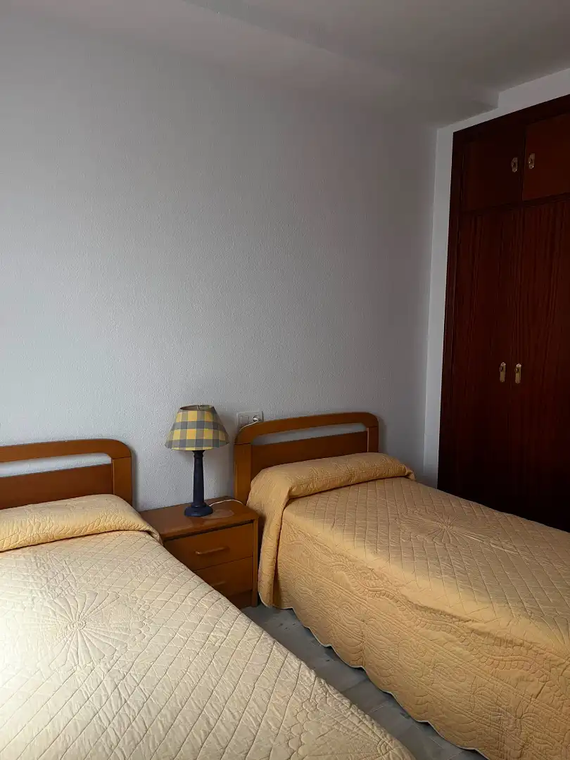 Habitación de Piso de alquiler en Zafra con Aire acondicionado, Amueblado y Lavadora