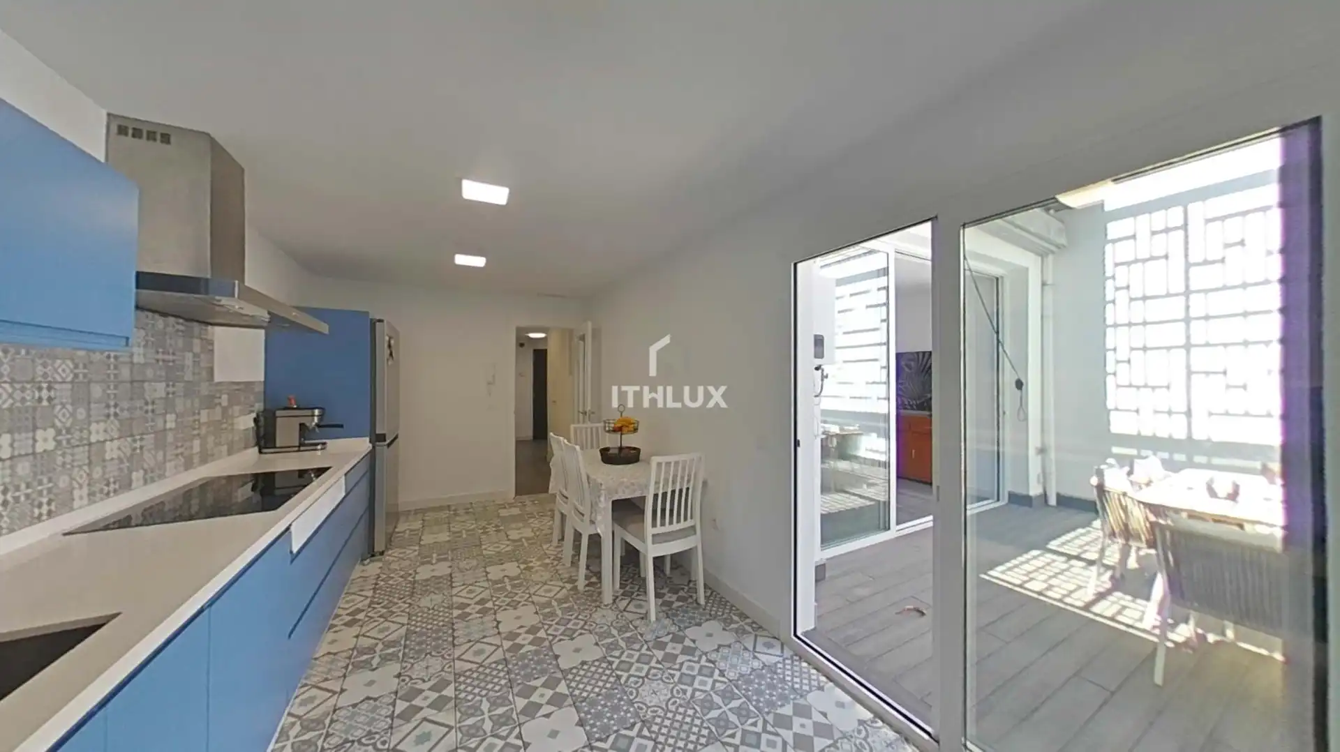 Kitchen of Detached homes for sale in Sevilla  with Air Conditioner, Terrace and Storage room