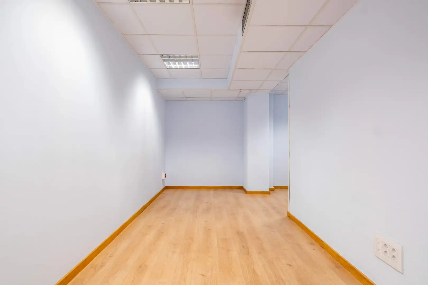 Büro zur Miete in Zaragoza mit Klimaanlage und Heizung