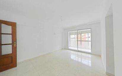 Exterior view of Flat to rent in  Madrid Capital  with Heating and Pets allowed