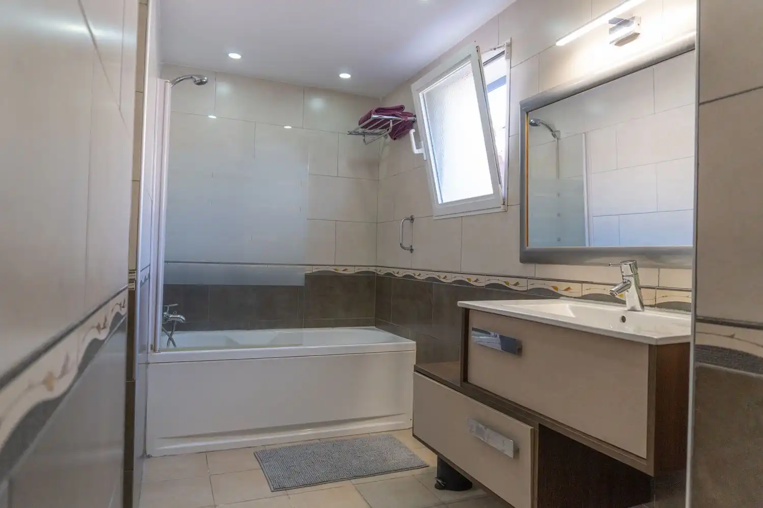 Bathroom of Houses for sale in Calvià  with Air Conditioner, Heating and Private garden