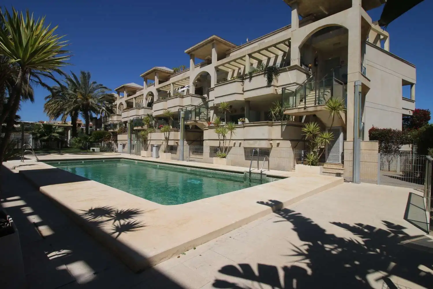 Vista exterior de Ático en venta en Cuevas del Almanzora con Aire acondicionado, Terraza y Piscina