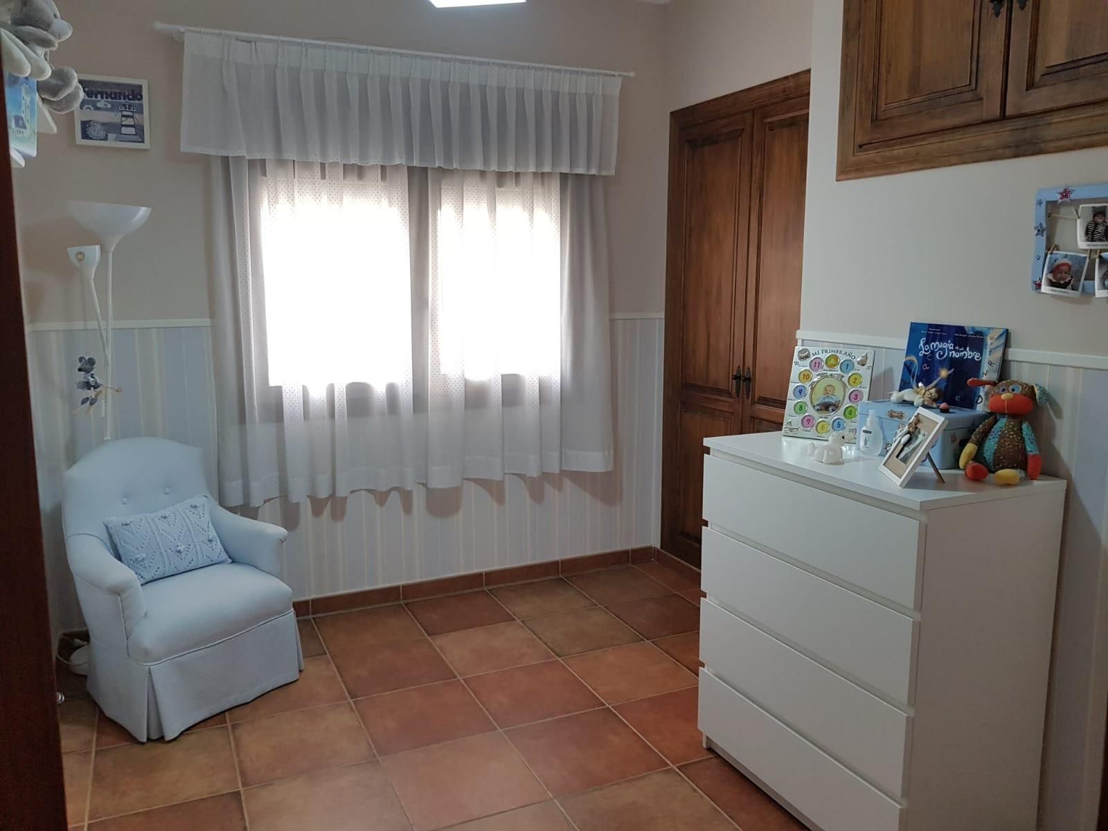Bedroom of House or chalet for sale in Algeciras  with Air Conditioner, Terrace and Jacuzzi
