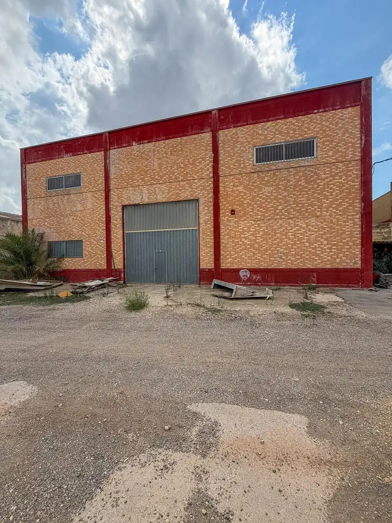 Nave industrielle à vendre à L'Amet