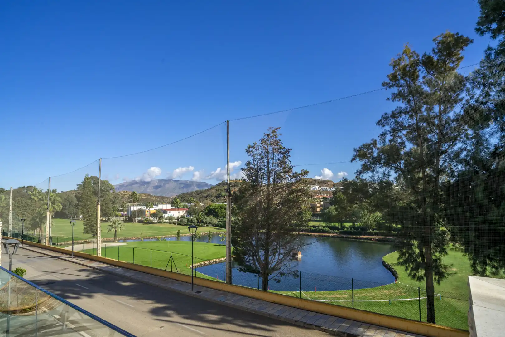 Außenansicht von Wohnungen zum Verkauf in Mijas mit Klimaanlage, Terrasse und Abstellraum