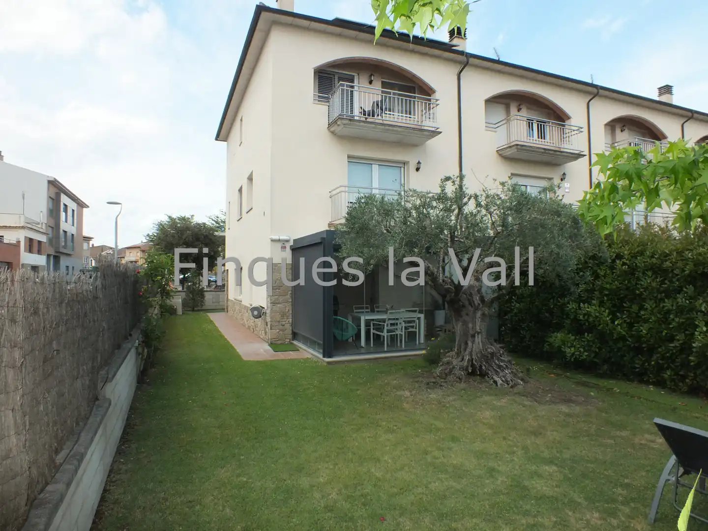 Garten von Haus oder Chalet zum Verkauf in Tona mit Heizung, Privatgarten und Ofen