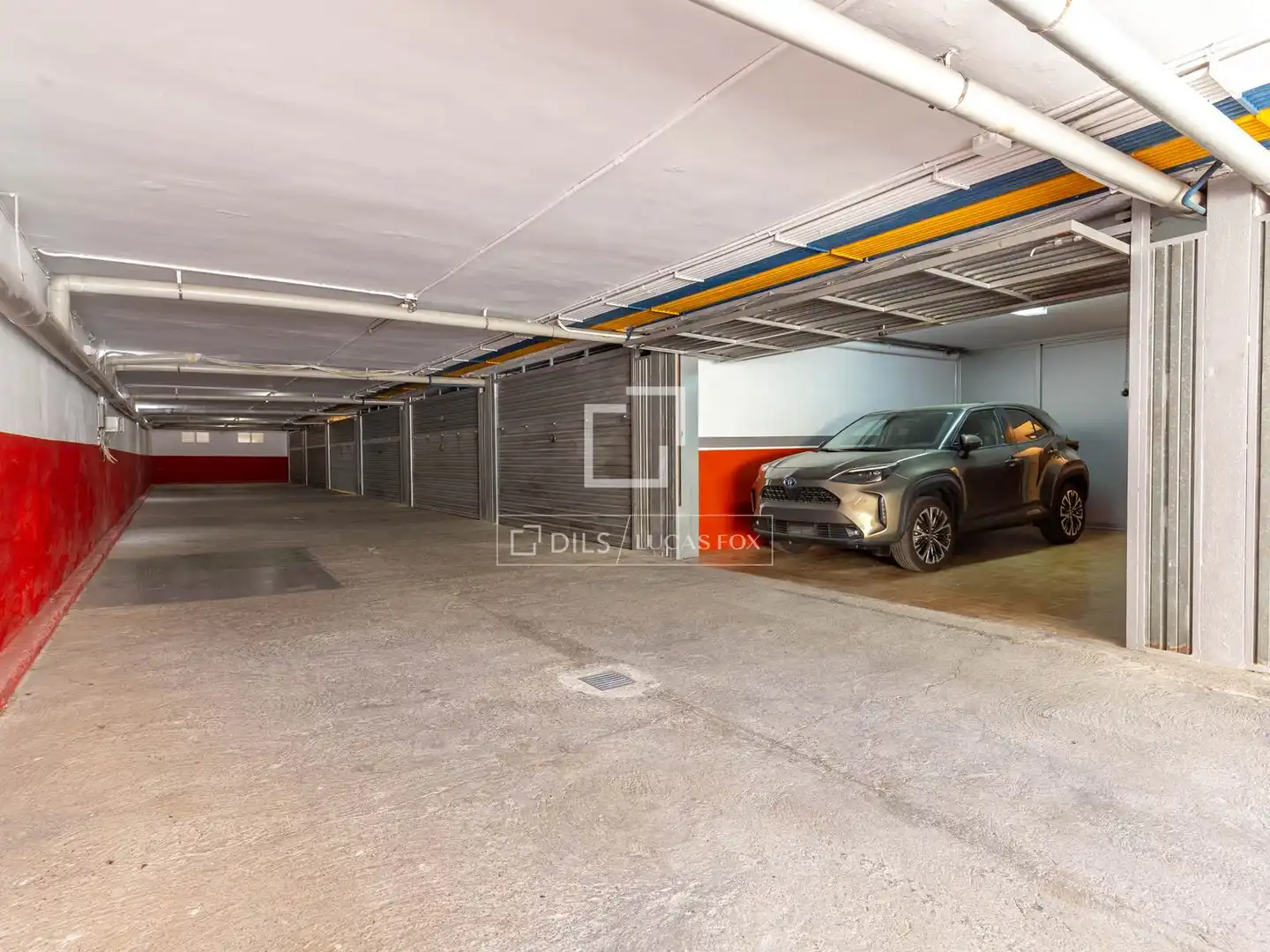 Parking de Casa o chalet en venta en Sant Just Desvern con Aire acondicionado, Calefacción y Jardín privado