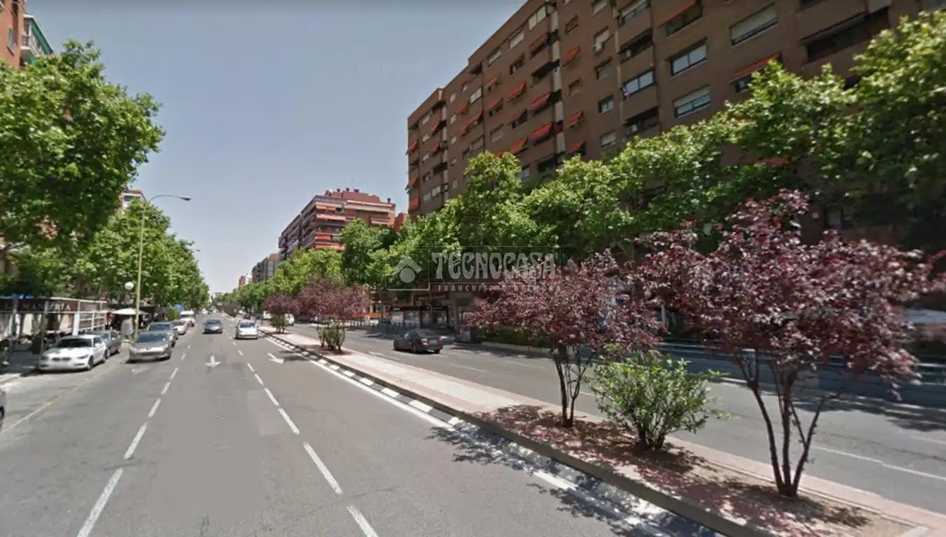 Exterior view of Garage for sale in Madrid