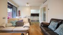 Living room of Planta baja for sale in  Barcelona Capital  with Air Conditioner, Heating and Private garden