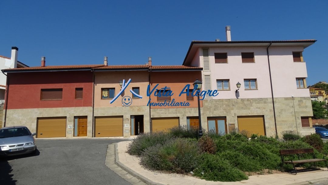 Vista exterior de Pis en venda en Briones amb Calefacció, Parquet i Terrassa