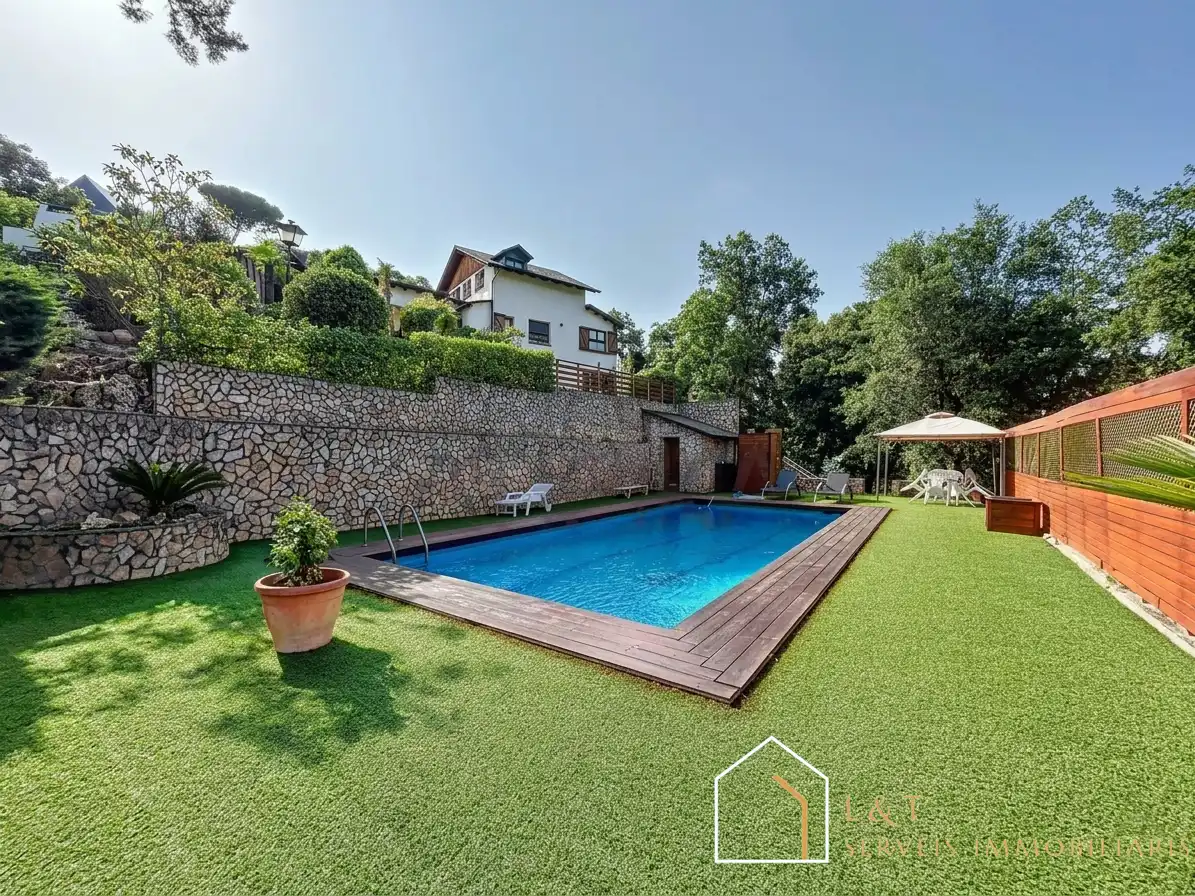 Piscina de Casa o chalet en venta en Vallgorguina con Calefacción, Jardín privado y Parquet
