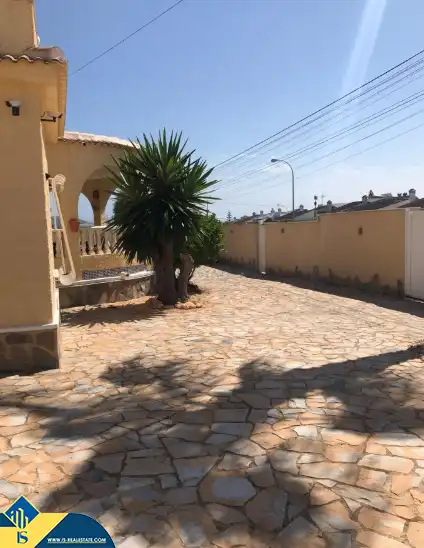 Chalet con piscina en venta en Zona Carrefour - Urbanizaciones, imagen 3