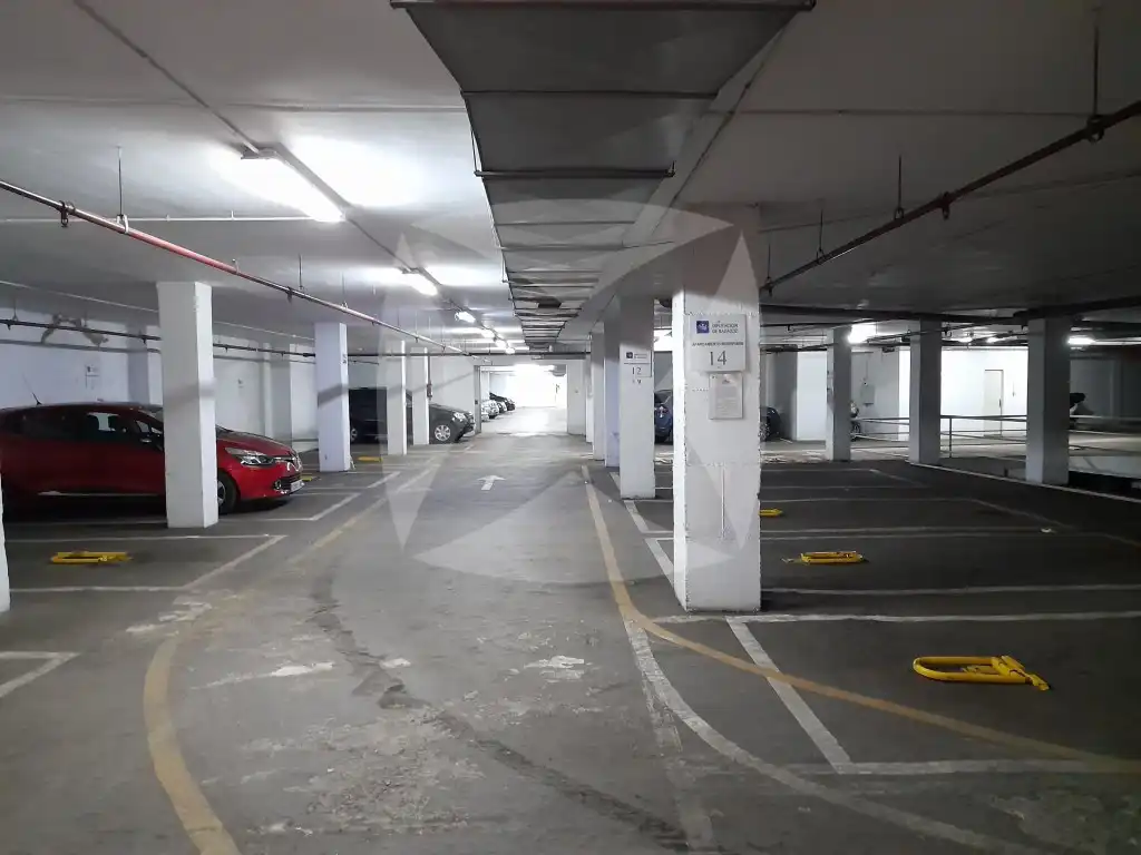 Parkplatz von Garage zum Verkauf in Badajoz