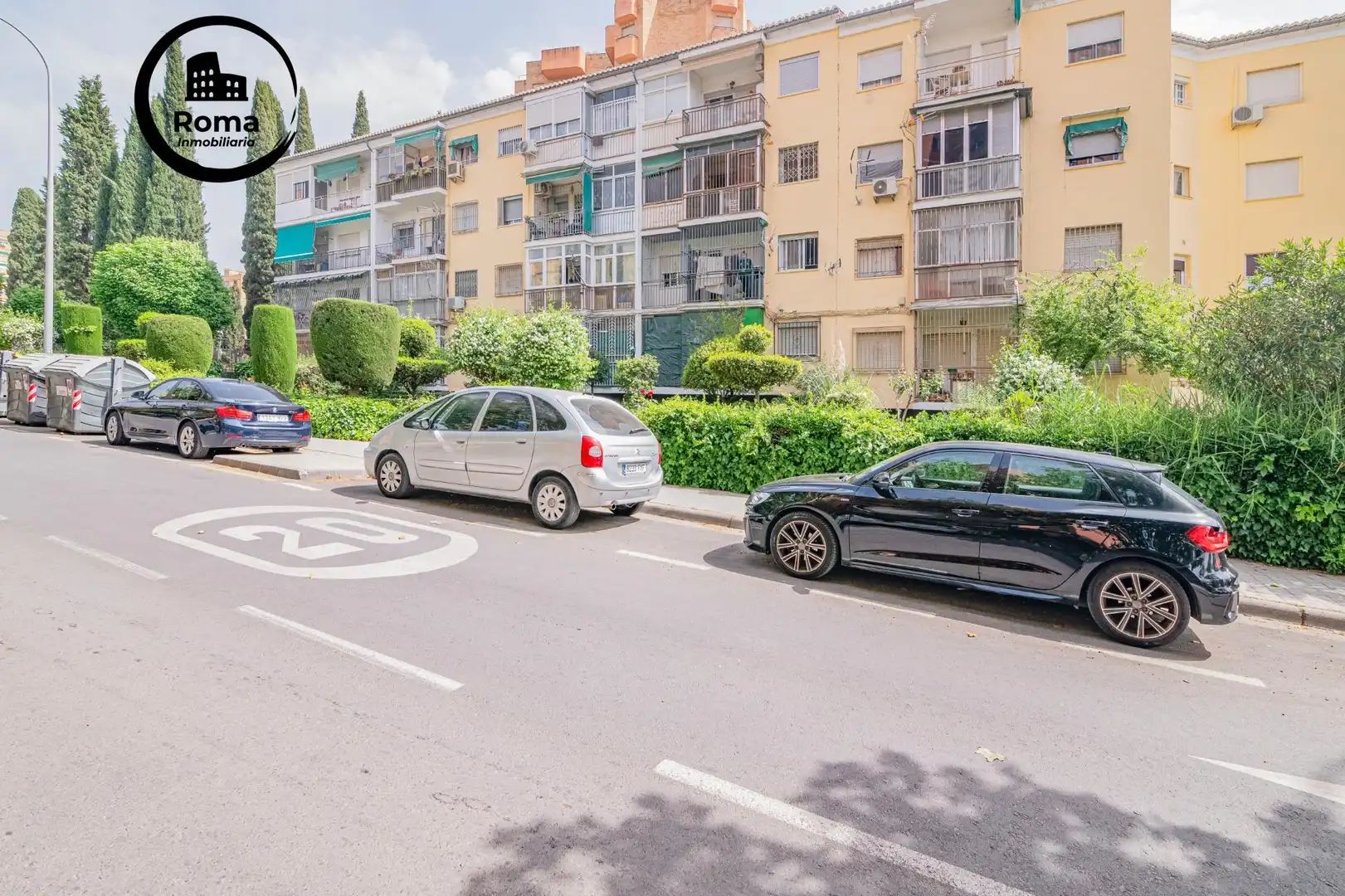 Vista exterior de Pis en venda en Granada amb Aire condicionat, Moblat i Balcó