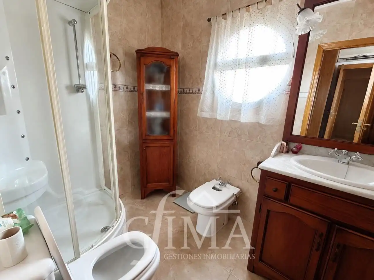 Baño de Casa adosada en venta en Tomelloso con Calefacción, Trastero y Amueblado