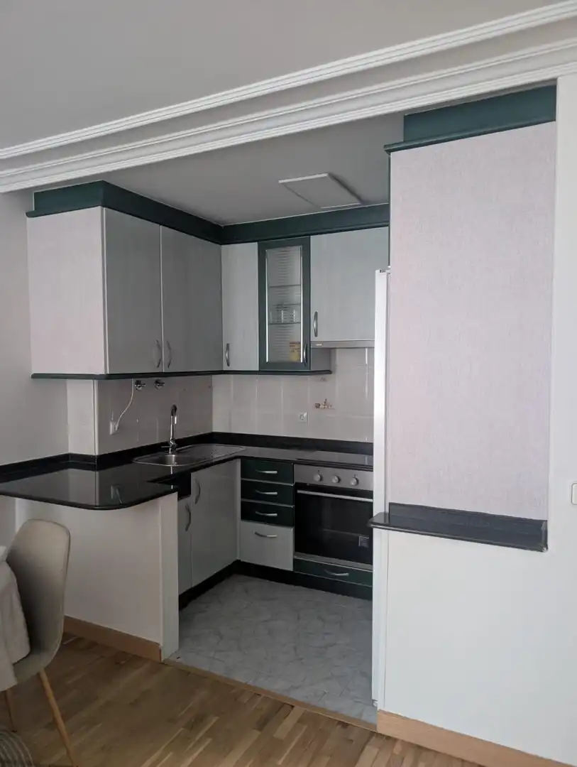 Cuina de Apartament de lloguer en Ponferrada amb Aire condicionat, Calefacció i Terrassa