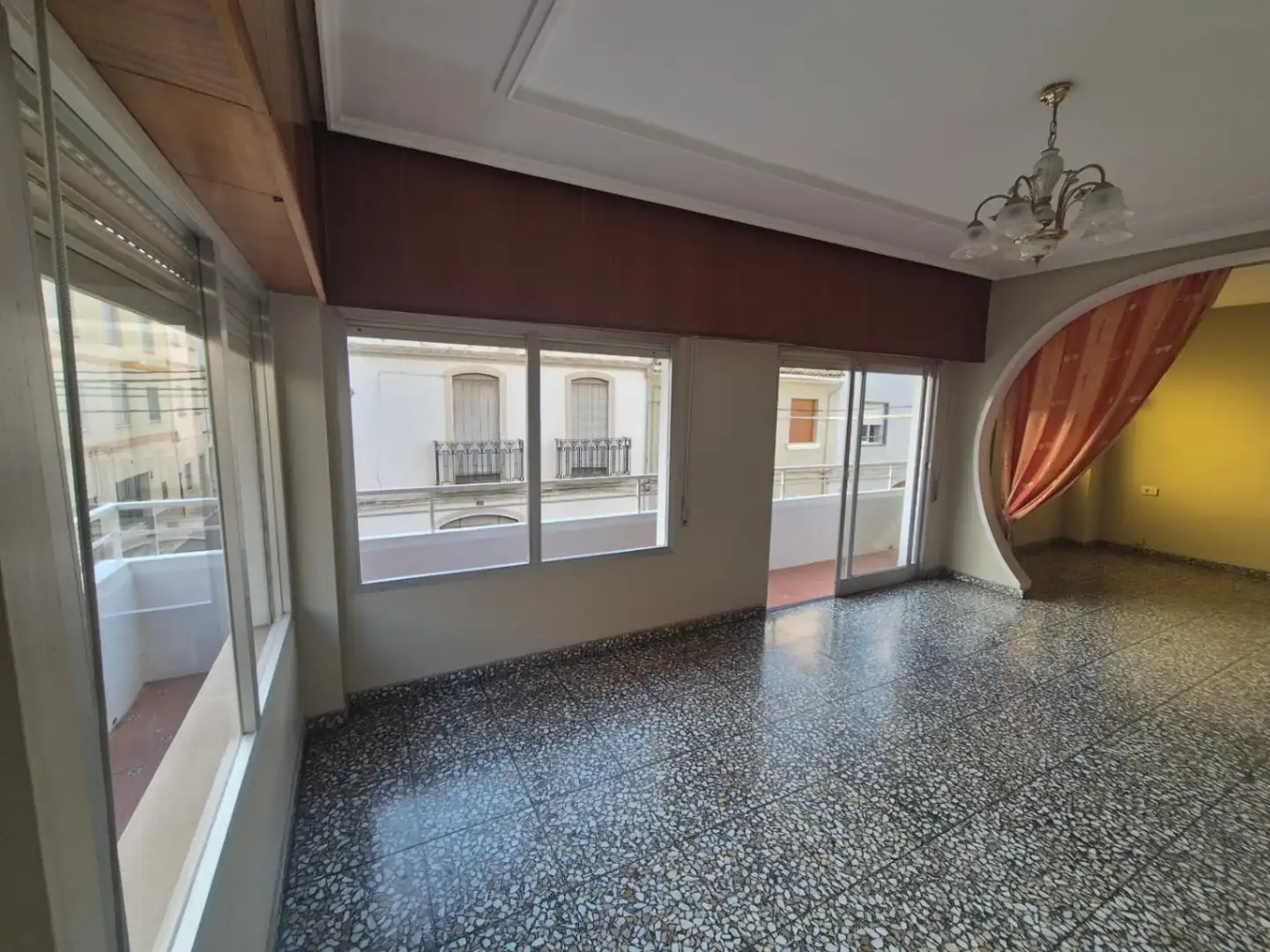 Vista exterior de Pis en venda en Oliva amb Terrassa