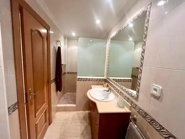 Baño de Piso en venta en Valencia con Aire acondicionado y Balcón