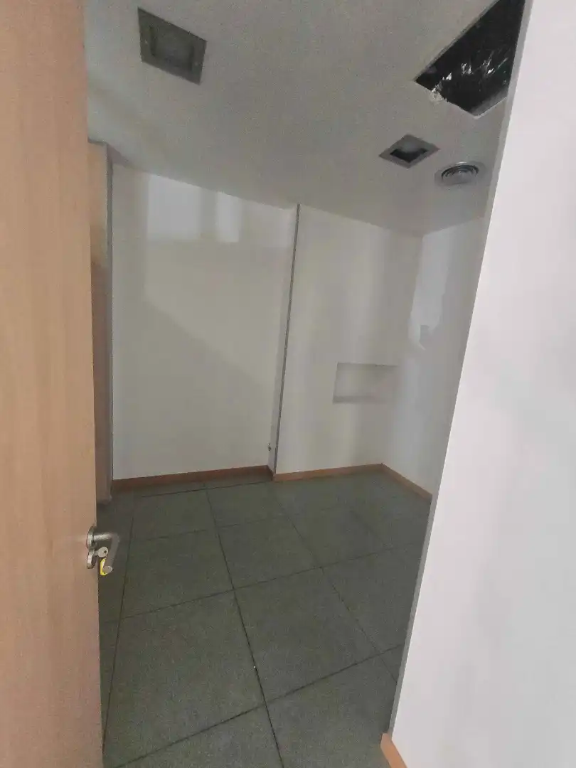 Geschaftsraum zur Miete in Guadalajara mit Parkett und Internet