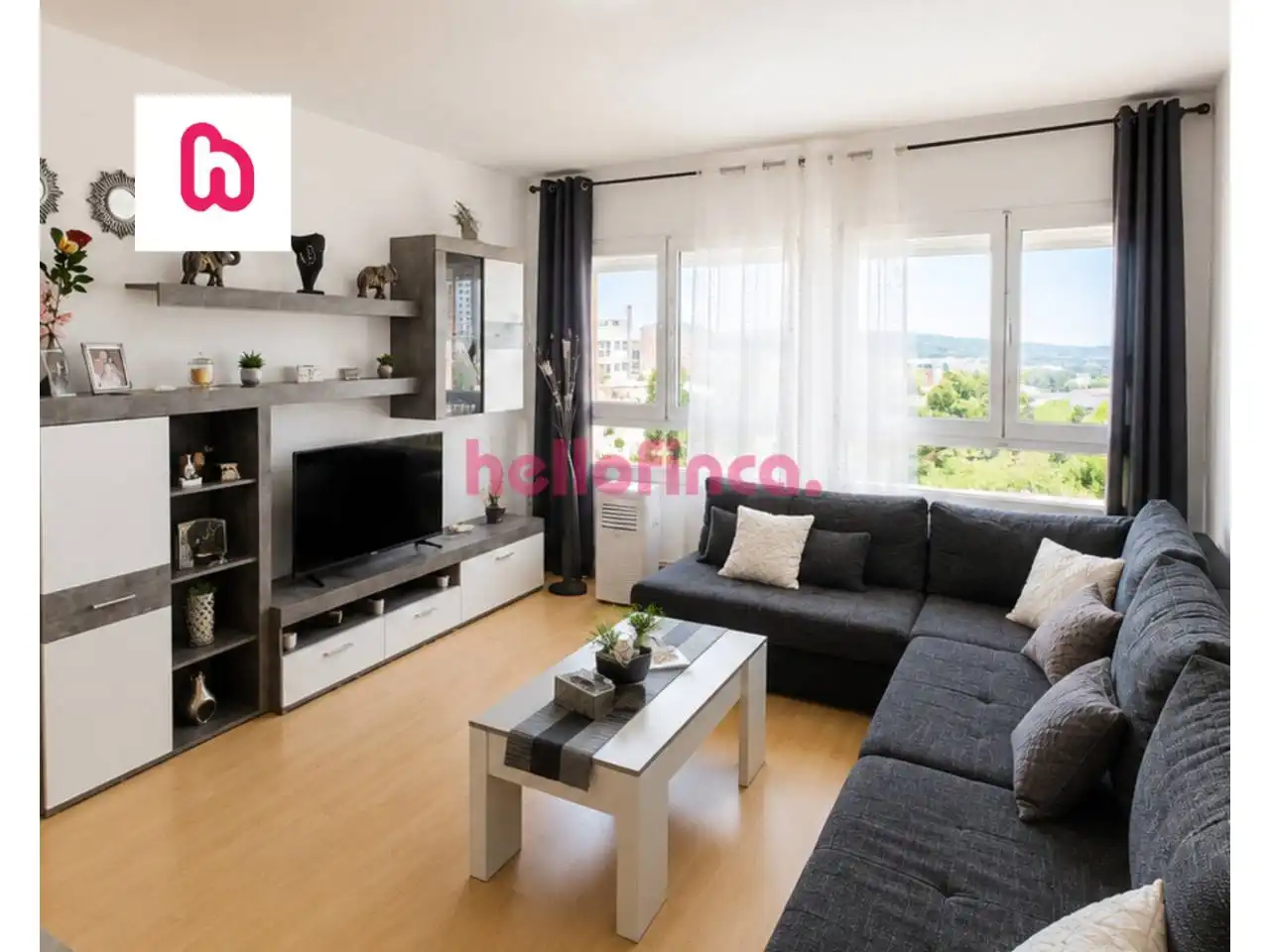 Sala de estar de Piso en venta en Vilafranca del Penedès con Calefacción, Parquet y Terraza