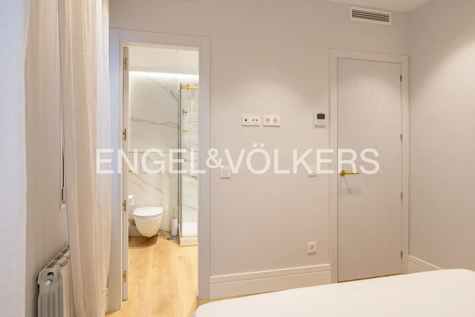 Bedroom of Flat for sale in Madrid  with Air Conditioner, Heating and Furnished