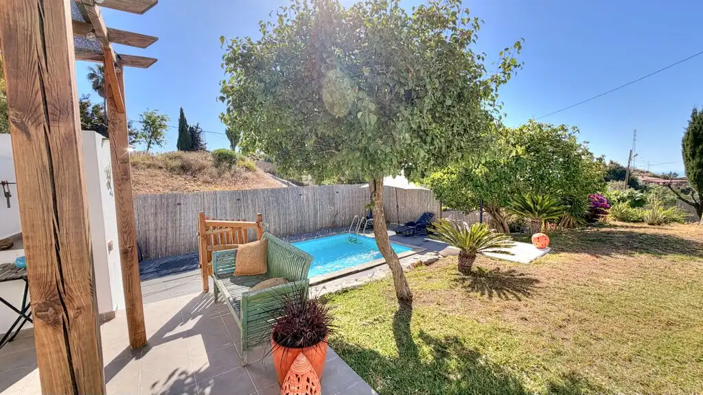 Piscina de Finca rústica en venda en Vélez-Málaga amb Aire condicionat, Jardí privat i Terrassa