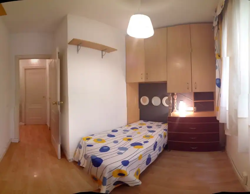 Dormitori de Pis de lloguer en Granada amb Aire condicionat, Calefacció i Parquet